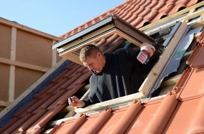 Pose de fenêtres de toit Velux à Fendeille